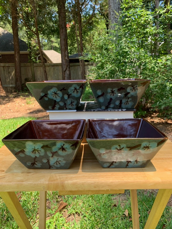 Juego de 4 cuencos cuadrados tranquilos de sopa/cereal Pier 1 gres flor de cerezo 6x6x3 Foto 1 de 4