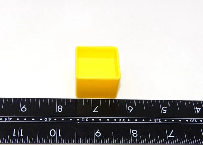 Vintage 1985 TOMY Drum-Of-Fun Yellow Square Shape Replacement Part Only - Image 1 of 3