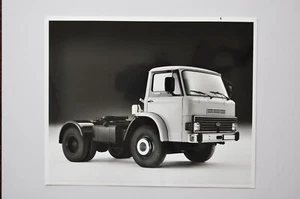 Foto de prensa de coche - Ford D-Series 2418 1979 Cummins 8,3 litros - vista frontal/lateral - Imagen 1 de 1