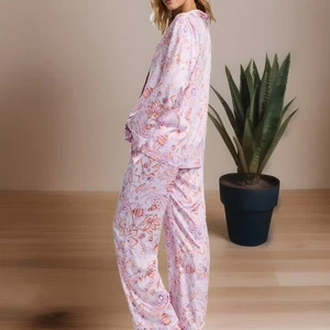 NEW Victoria's Secret Satin Pajama Set Lavender Floral Pj’s Top & Pants Size XS - Picture 1 of 3