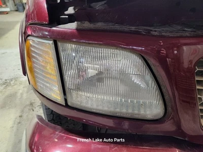 Passenger Right Headlight Fits 97-04 FORD F150 PICKUP 1290719 - Image 1 of 4