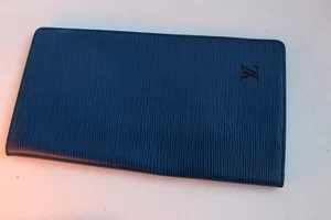 Porte répertoire LOUIS VUITTON en cuir épi bleu accessoires de mode luxe (28903) - Photo 1/3