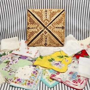 (20) Vtg. Handkerchief / Hankies w/ Raffia Holder (Women's) - (c. Mid-century) - Picture 1 of 24