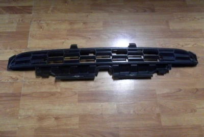 2015-2017 Lexus NX 200t NX 300h Lower Front Grille OEM# 53112-78030 - Imagem 1 de 4