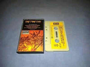 ONE FINE DAY AND OTHER FAMOUS PUCCINI ARIAS CLASSICAL CASSETTE TAPE ALBUM - Picture 1 of 2