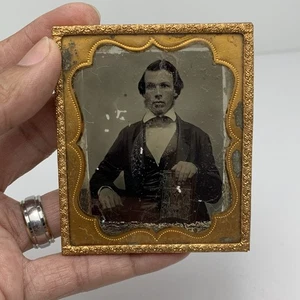 Foto retrato daguerrotipo tipo antq hombre adulto padre hijo marco tono dorado - Imagen 1 de 18