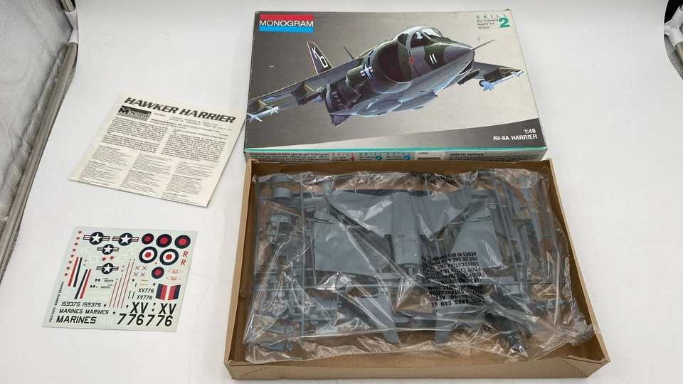  MNG5420 Monogram AV-8A Harrier 1/48 kit di montaggio aereo militare - Immagine 1 di 2