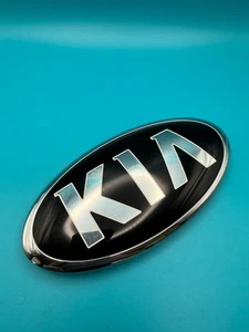 OEM 2020 - 2022 Kia Telluride Front Emblem Grille Badge Logo 863533W500 - Picture 1 of 7