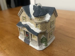 Cobb Weihnachten Porzellan Dorf gelbes Haus 4 1/2 Zoll - Bild 1 von 3
