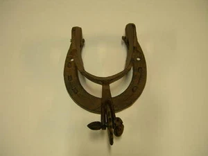 HORSE SHOE WITH SPUR DOOR KNOCKER! GREAT SHAPE! L@@K! - Picture 1 of 5