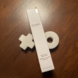 Iconic London Radiance Booster in Caramel Glow 1.01 fl oz New in Box - Picture 1 of 2