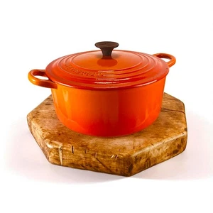 LE CREUSET- Vtg Large Round Dutch Oven Flame Orange Enamelled Lidded Stockpot - Picture 1 of 7
