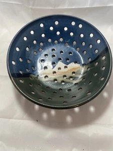 blue pottery  with mountains fruit bowl - Picture 1 of 2