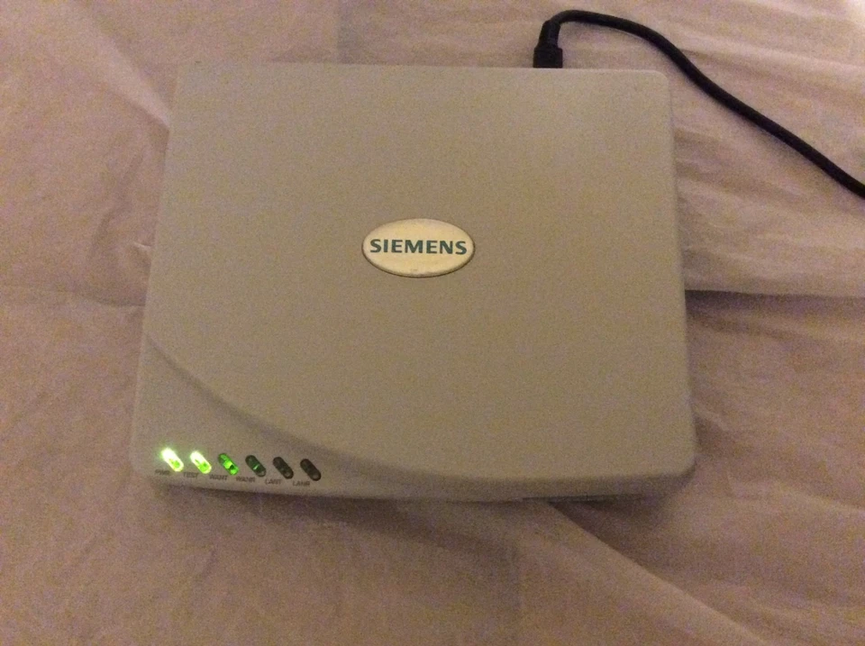 Siemens sb5830 ADL Business Router 060-5830-F03 Rev.C - Image 1 of 4