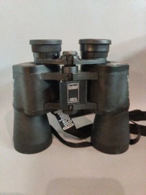 Bushnell  300 Ft at 1000yds Binoculars With Strap  - Image 1 of 4