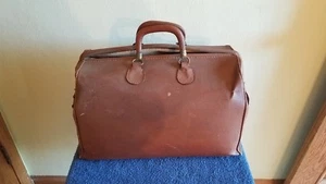Brown Hardshell Doctors Bag Older BAD Zipper ROUGH POOR READ Vintage Antique - Picture 1 of 11