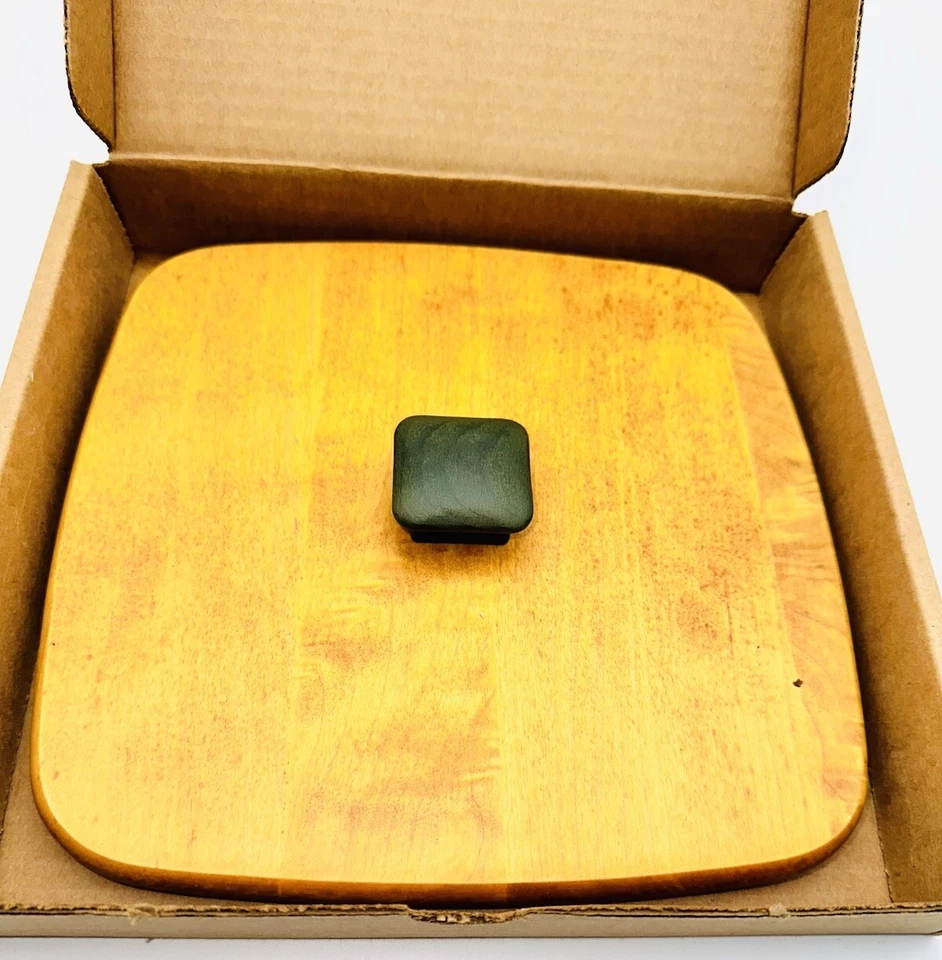 Longaberger 1995 #59528 Cranberry Basket Wood Crafts Lid - Green Knob - Image 1 of 3