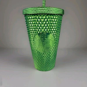 Vaso Starbucks Holiday 2023 verde con tachuelas 16 oz café invierno Bling nuevo - Imagen 1 de 7