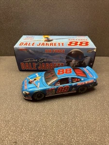  Acción Coleccionable Escala 1/24 88 Dale Jarrett Edición Limitada Fuerza Aérea. Nuevo  - Imagen 1 de 3