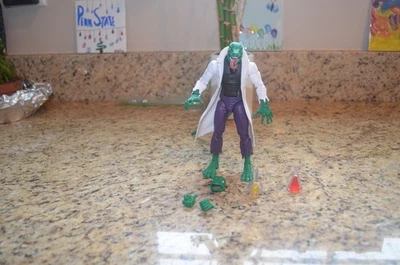 Hasbro MARVEL LEGENDS Spider-Man Retro Tarjeta LAGARTO Figura Foto 1 de 4