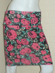NUOVO! SWOON BODYCON FIORE FLOREALE ROSA GONNA MEDIA - Foto 1 di 3