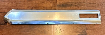 Ford Thunderbird 1968 panel de puerta de pasajero derecho moldura cromada sin altavoz Foto 1 de 4