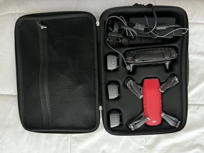 Cuadricóptero y Controlador DJI Spark Combo con todos los accesorios que necesites Foto 1 de 4