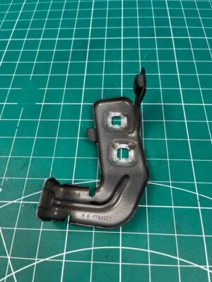 BMW 428i Gran Coupé 2015-2016 montaje/soporte guardabarros delantero derecho 7255822 OEM Foto 1 de 4
