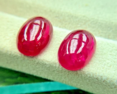 PIGEON BLOOD RED 2 PC PAIR 18.28CT RUBY CHATHUM INCLUSION OVAL CABOCHON GEMSTONE - Image 1 of 4