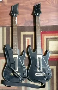 (2) Activision Guitar Hero Power Controller Xbox 360 PS3 nero/oro senza dongle - Foto 1 di 2
