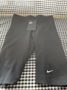 Nike Sportswear Womens Black Essential Tight Fit Bike Shorts Size XS Extra Small - Picture 1 of 7