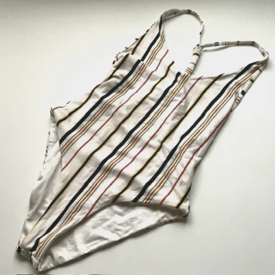 Traje de baño escaso talla S Volcom para mujer blanco a rayas de 1 pieza espalda deportiva Foto 1 de 4