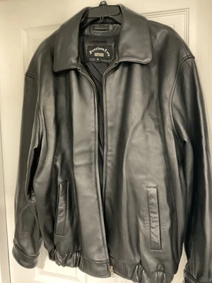 Chaqueta de bombardero de cuero negra para hombre Abrigo clásico inspirado en el vuelo Foto 1 de 4