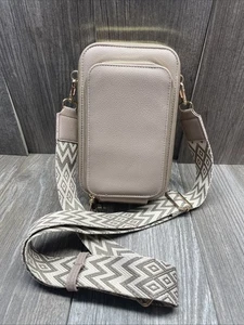 Umhängetasche Reißverschluss Handtasche Tasche breiter verstellbarer Riemen hellbraun mit Kartenfächern sehr guter Zustand - Bild 1 von 16