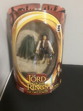 FRODO WITH LIGHT-UP STING THE LORD OF THE RINGS THE TWO TOWERS TOYBIZ