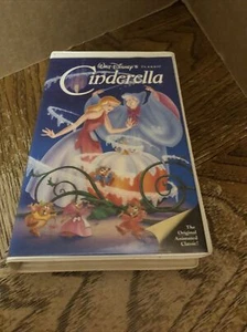 Walt Disney's Classic Cinderella VHS Black Diamond The Classics OOP - Picture 1 of 4