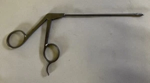 Conmed Linvatec C3007.0 3.4 mm Retrograde Forceps, Straight, 90° Left, 130mm - Picture 1 of 10