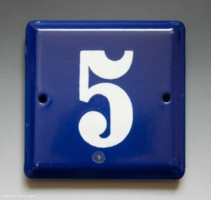 ALTE EMAIL EMAILLE HAUSNUMMER 5 in BLAU/WEISS um 1960 - Bild 1 von 2