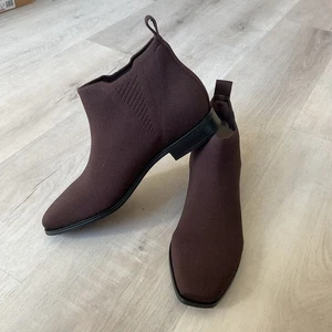 Vivaia Ryan Slip On Pro Square Toe Water Repellent Ankle Boots Plum Size 39 - Picture 1 of 10