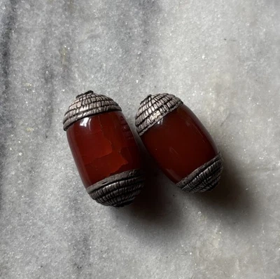 Cuentas con tapa de plata tibetana de cornalina 26x14 mm CC510 2 piezas Foto 1 de 2