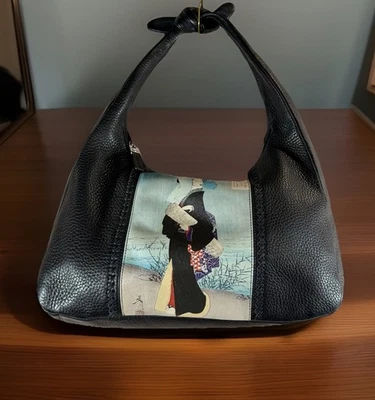 Bolso de mano hobo holgado de cuero negro Icon Los Angeles diseño artístico de geisha Foto 1 de 4
