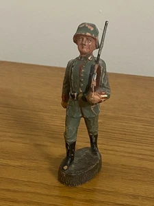 Lionel 10cm Toy Soldier Vintage Composition QA-77 - Picture 1 of 5