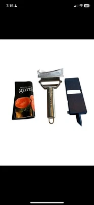 Pelador de verduras Titan, herramienta de decoración y tabla de cortar - plateado Foto 1 de 2