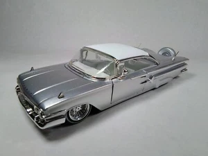 2017 JADA TOYS 1/24 STREET LOW 1960 Chevy Impala Candy Silver/White 60 MiJo EXC - Picture 1 of 6