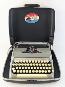 Vintage Smith Corona Sterling Portable Typewriter with Hard Shell Case - Works - Picture 1 of 15