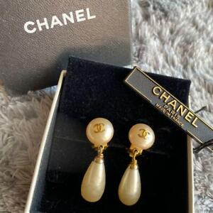 Auth Vintage CHANEL CC Logo Pearl Drop Dangle Earrings White/Gold 1993 Used F/S