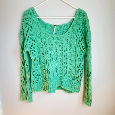 Suéter pequeño Free People para mujer grueso tejido con cable ganchillo verde cuadrado mezcla de lana Foto 1 de 4