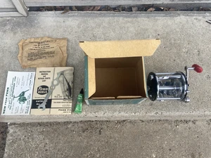 PENN 350M LEVELINE LEVEL WIND REEL W/BOX, PAPERS, ROD CLAMP, WRENCH, ETC - Picture 1 of 16