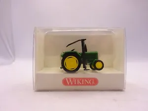 WIKING: John Deere 2016 Tractor No. 882 01 25/8820125 (SSK84) - Picture 1 of 2