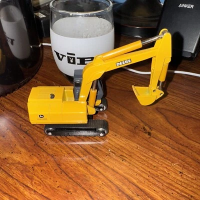 Ertl 245 5 SR00 John Deere Metal DieCastExcavator Crawler 1/64 Scale - Image 1 of 4